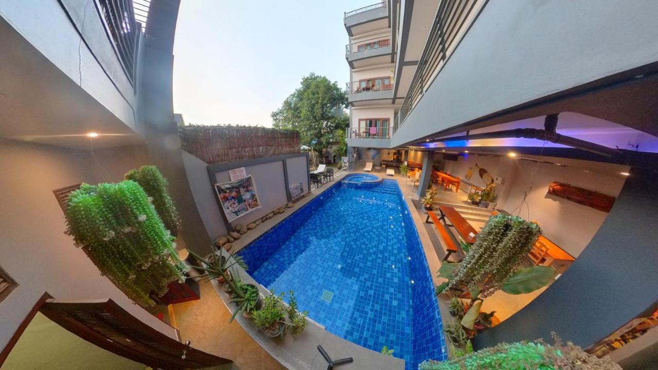 Faraway Suites Vang Vieng Exterior photo
