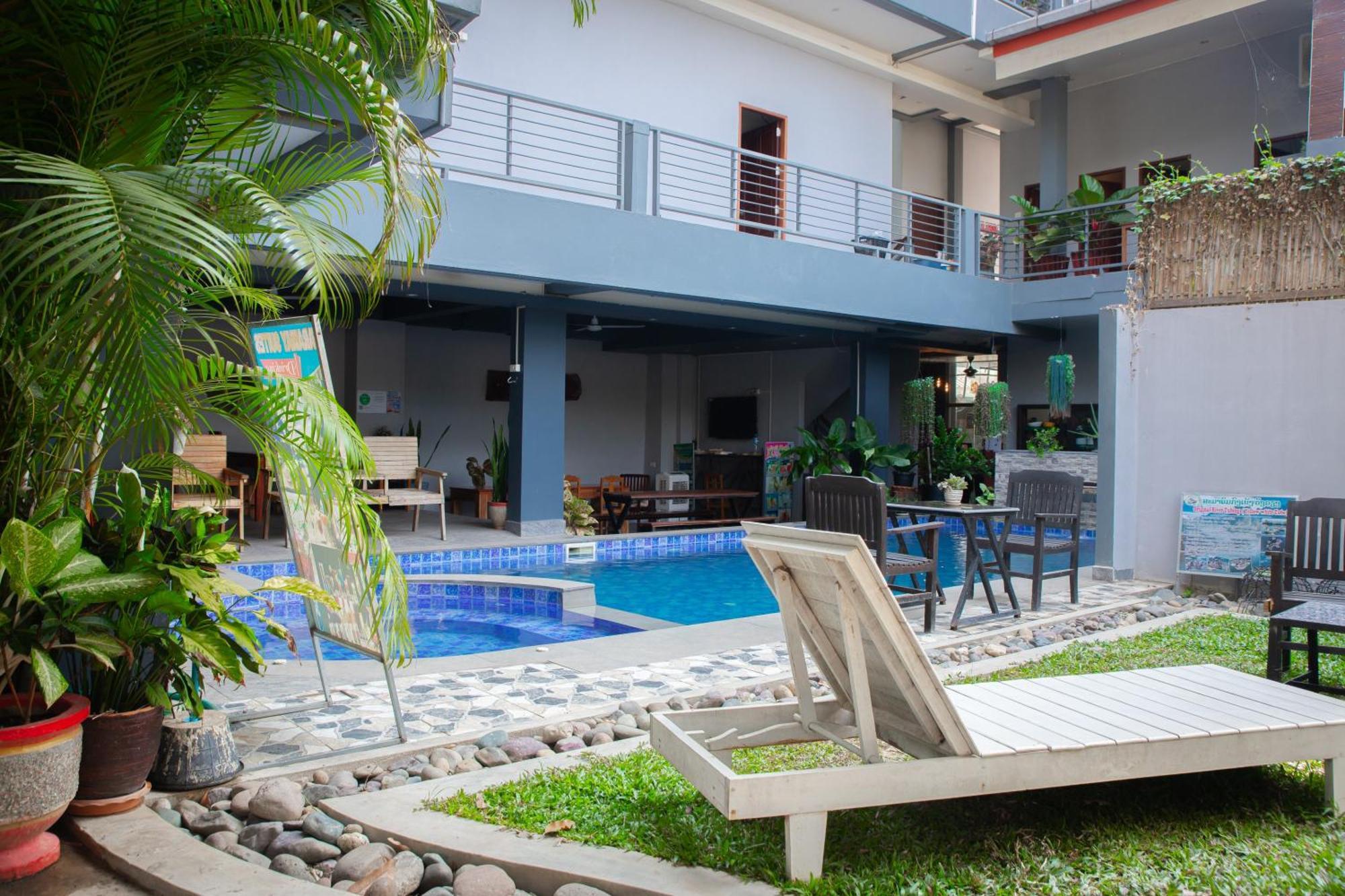 Faraway Suites Vang Vieng Exterior photo