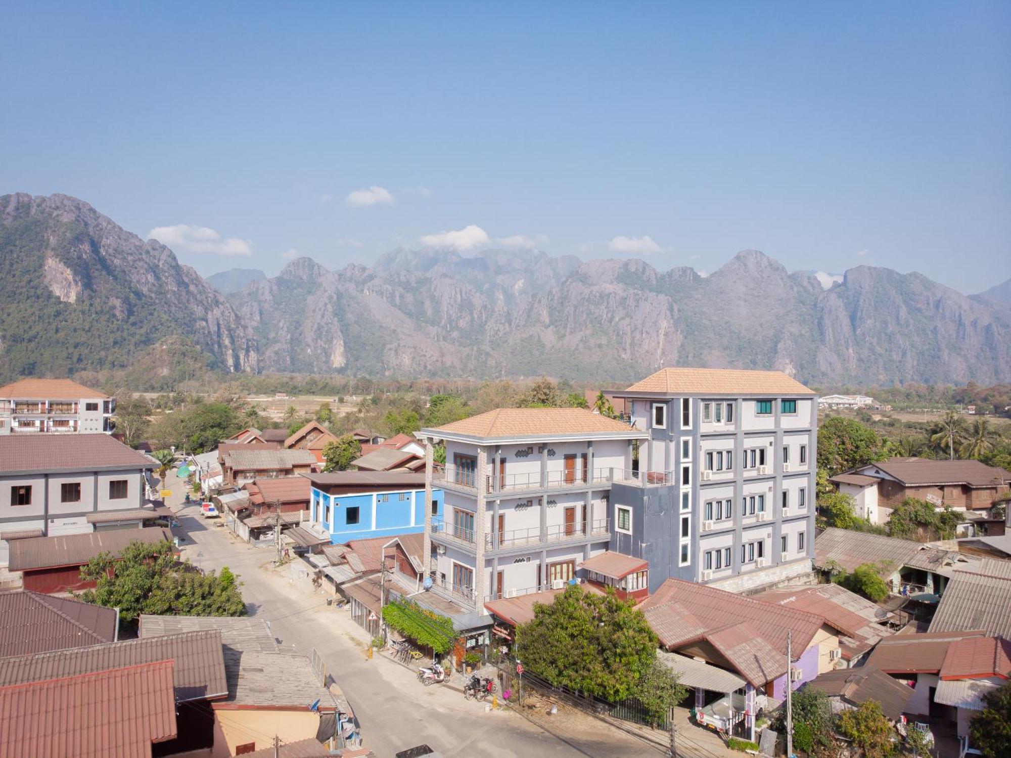 Faraway Suites Vang Vieng Exterior photo