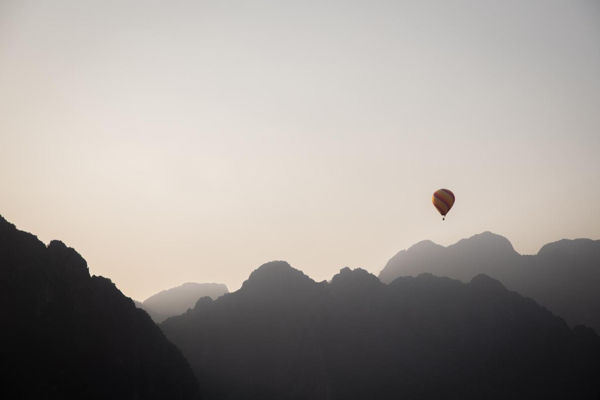 Faraway Suites Vang Vieng Exterior photo