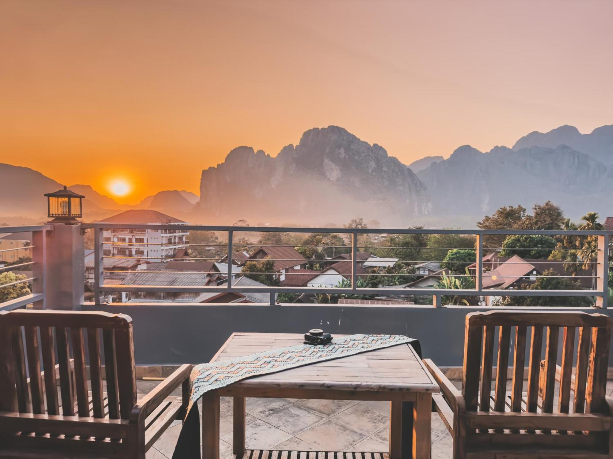 Faraway Suites Vang Vieng Exterior photo