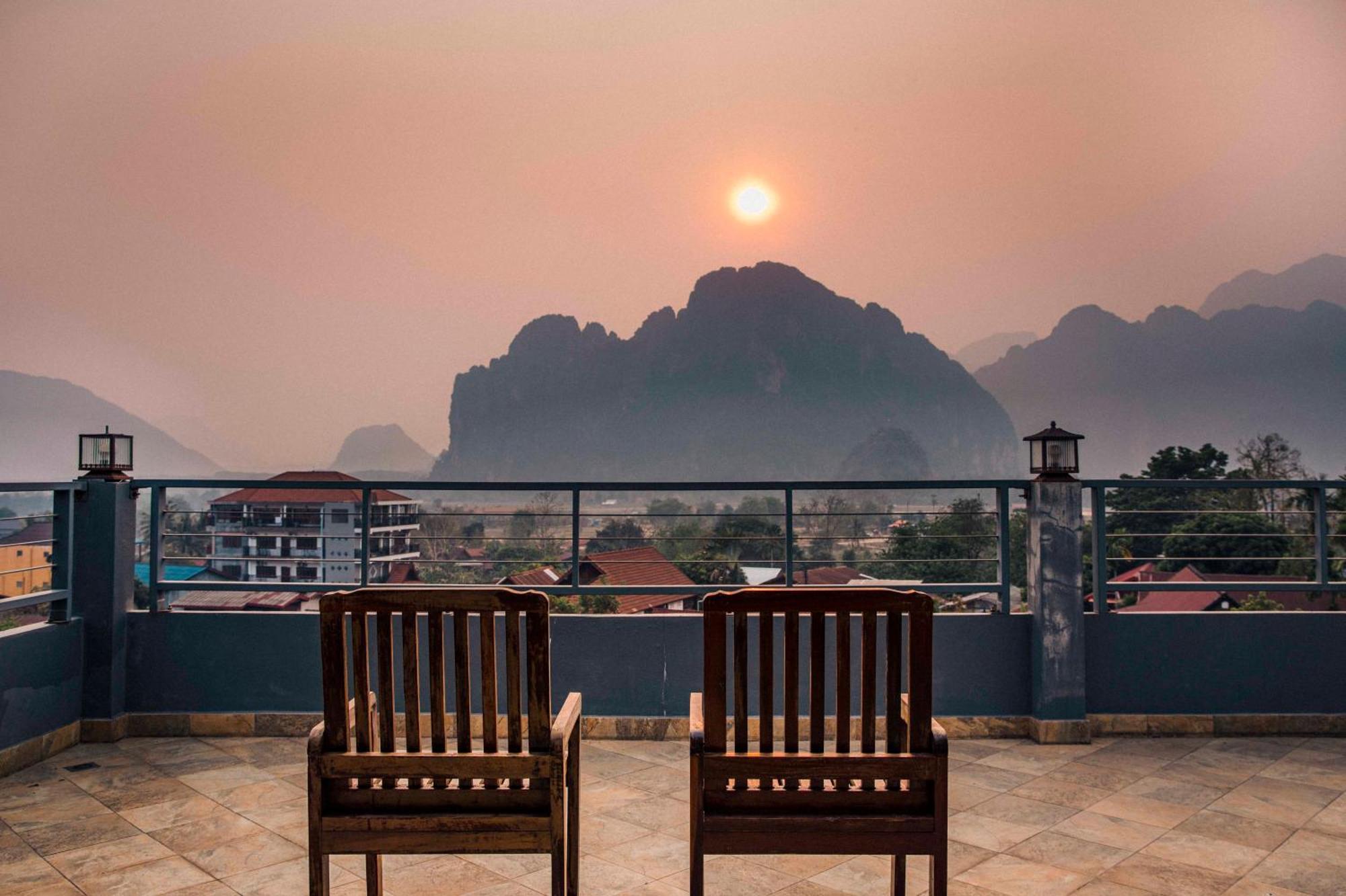 Faraway Suites Vang Vieng Exterior photo